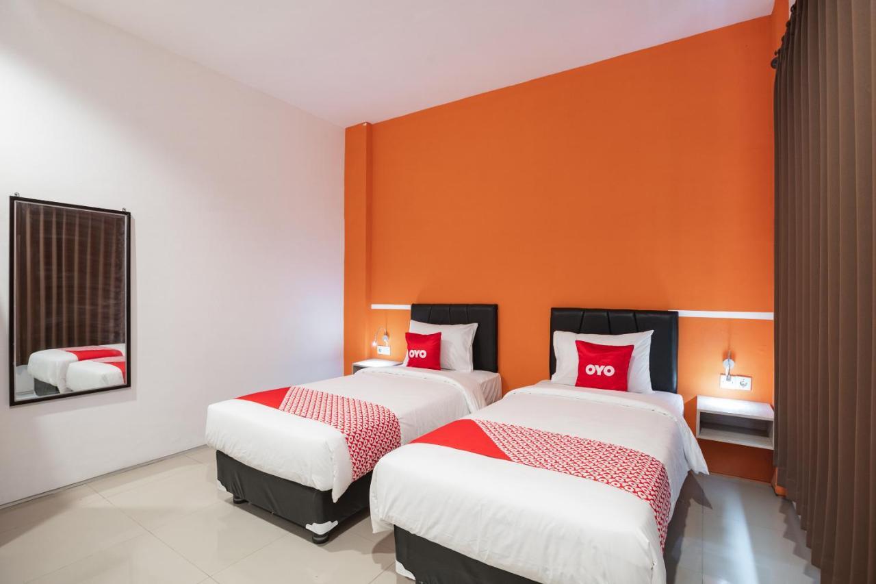 Oyo Flagship 1575 Urban 18 Hotel Surabaya Eksteriør billede