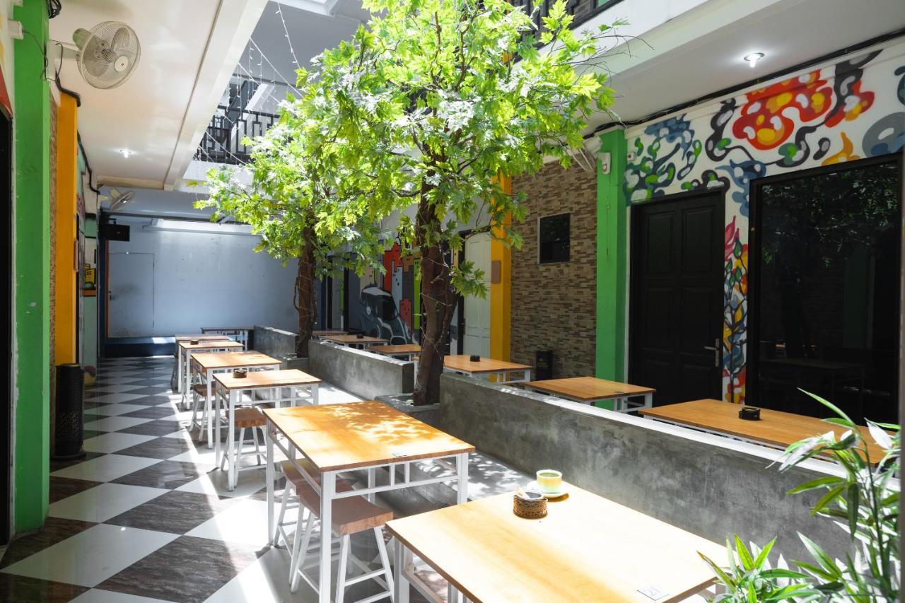 Oyo Flagship 1575 Urban 18 Hotel Surabaya Eksteriør billede