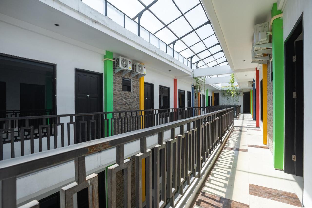 Oyo Flagship 1575 Urban 18 Hotel Surabaya Eksteriør billede