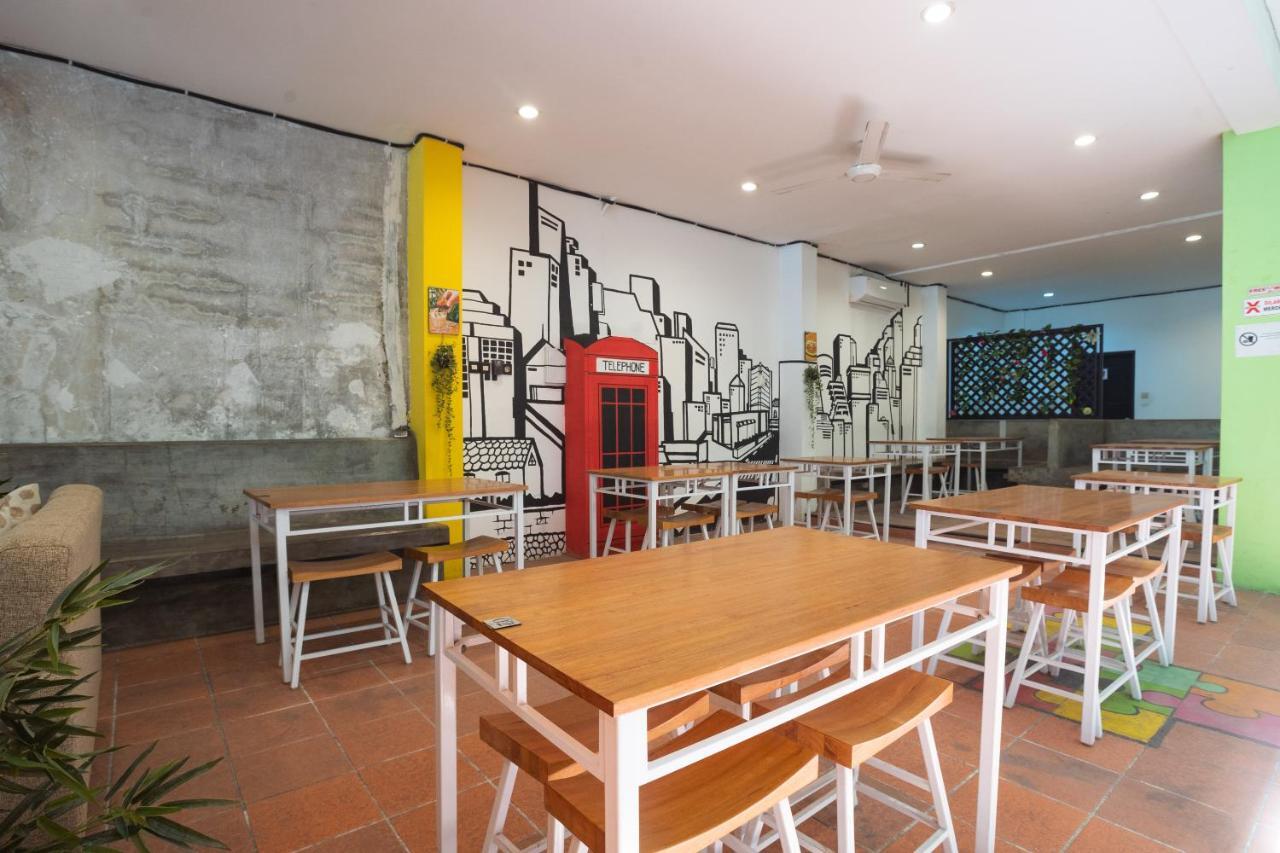 Oyo Flagship 1575 Urban 18 Hotel Surabaya Eksteriør billede